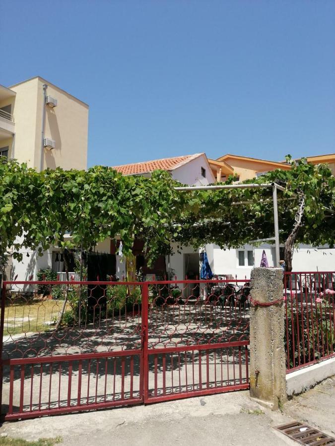 Sara Apartments Budva Bagian luar foto
