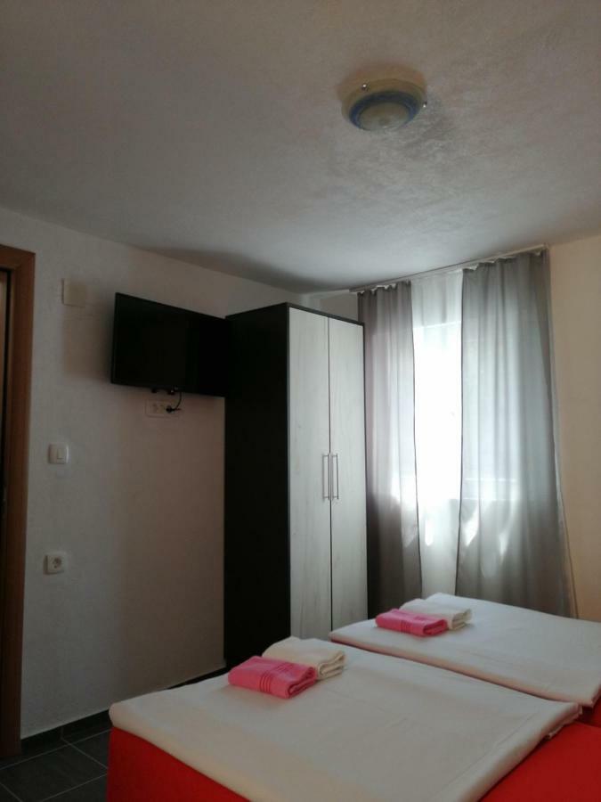 Sara Apartments Budva Bagian luar foto